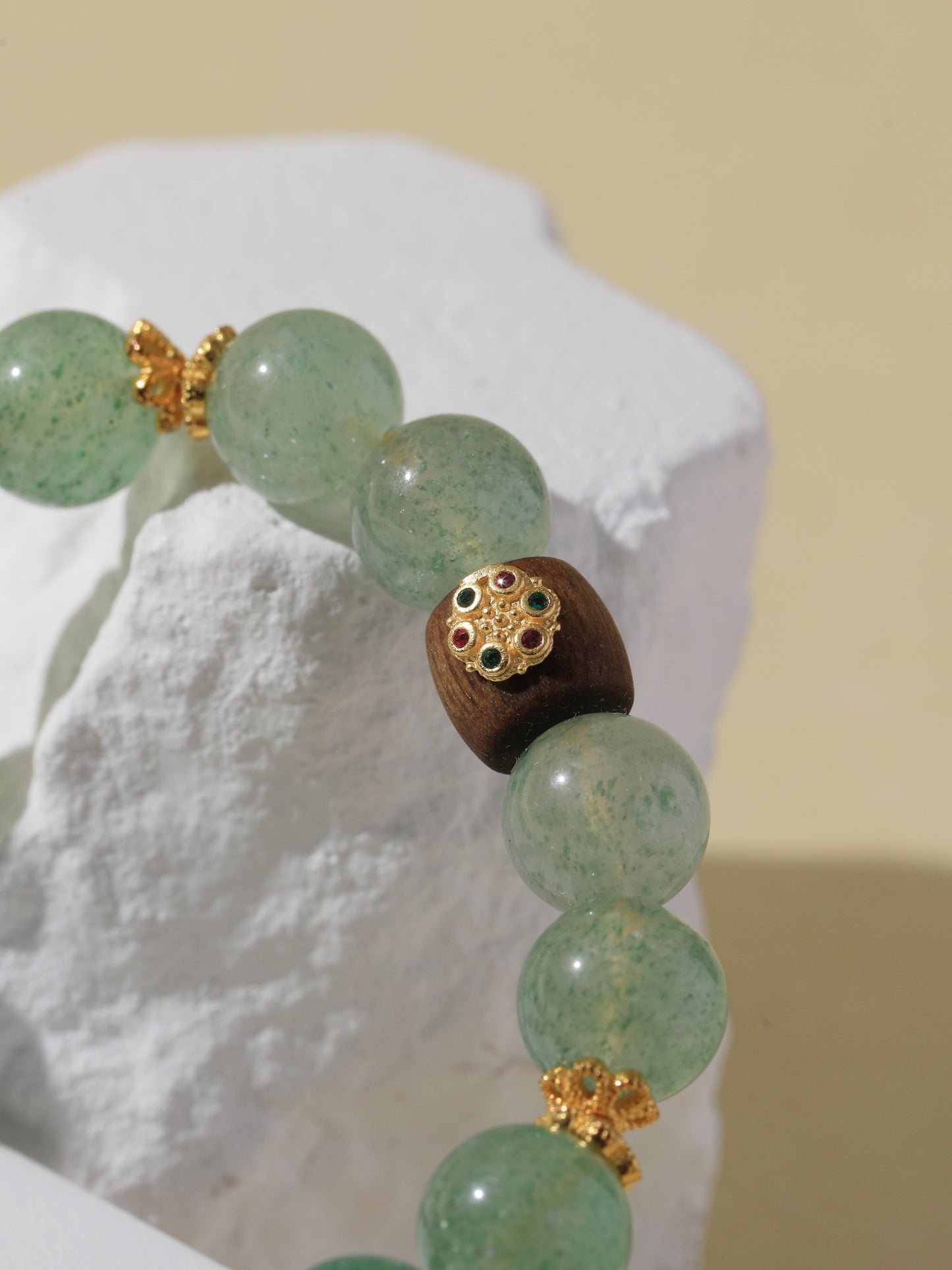 Gradient Green Quartz Bracelet with Agarwood